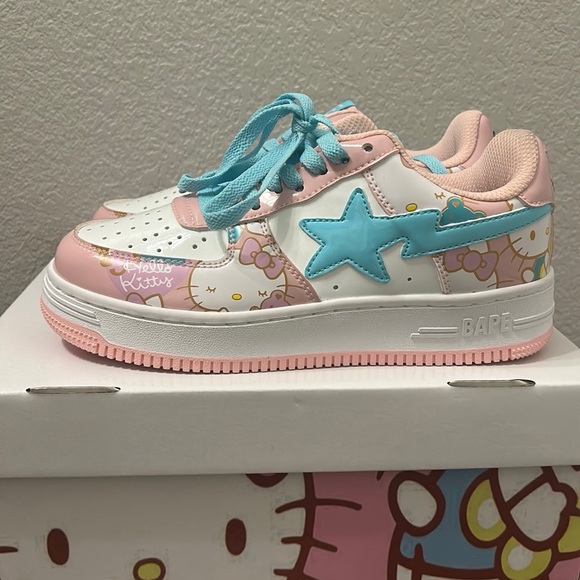 Hello kitty x Bape - Picture 3 of 3